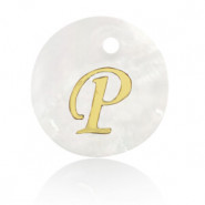 Shell pendant 15mm letter P Gold-White